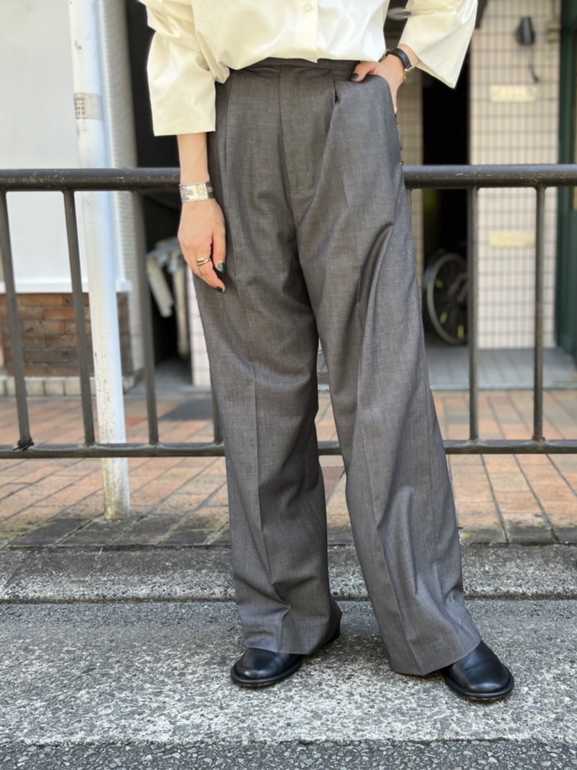 TODAYFUL〈Smooth Tuck Trousers〉画像