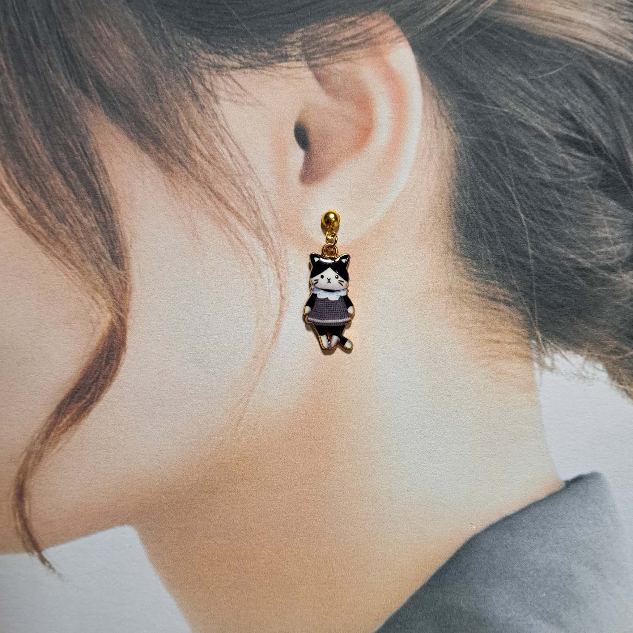 レトロ猫(白黒)のピアス・イヤリングの画像