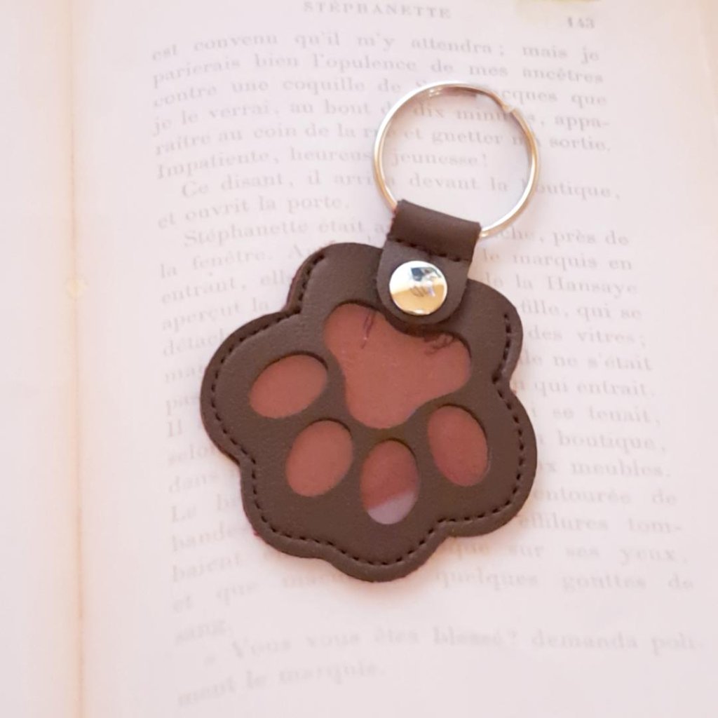 肉球の小物入れキーホルダーの画像