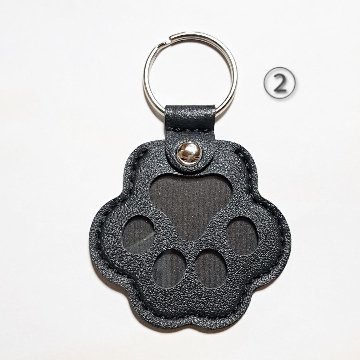 肉球の小物入れキーホルダー(黒系)の画像