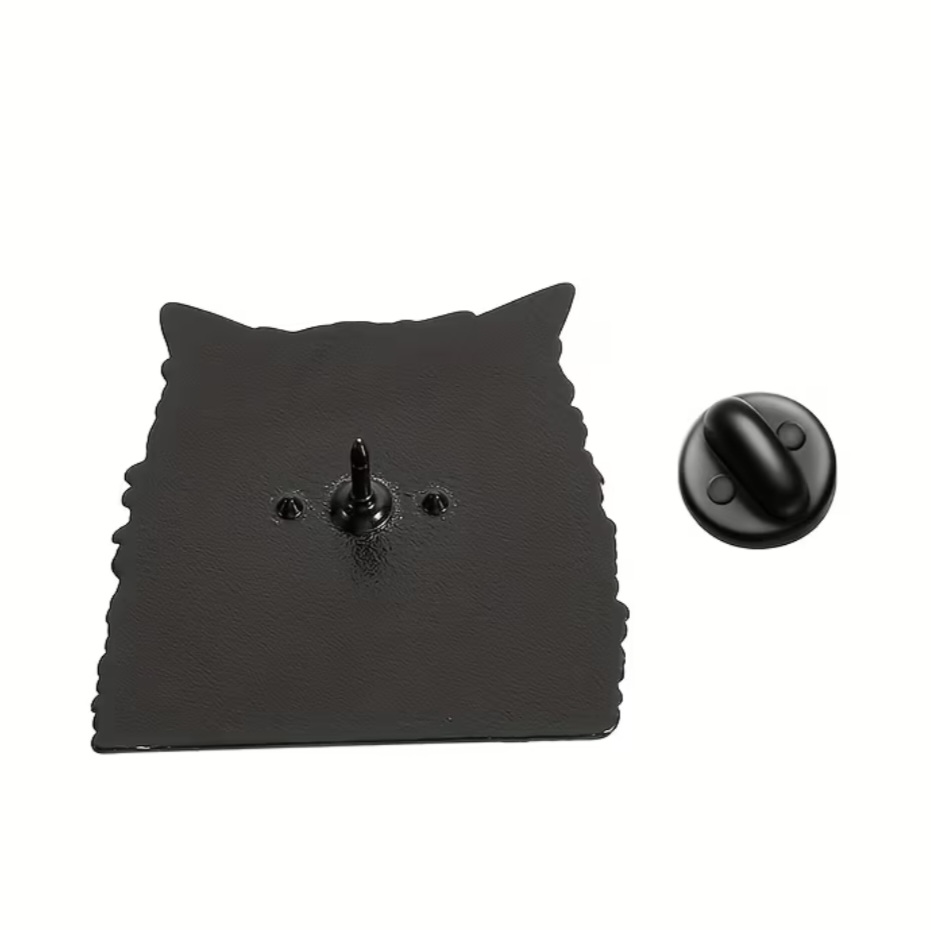 黒猫のピンバッジの画像