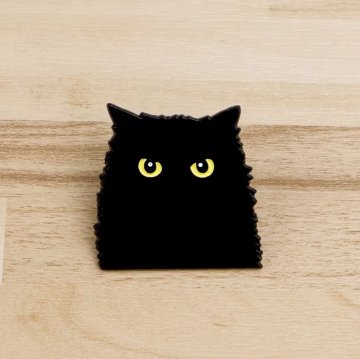 黒猫のピンバッジの画像