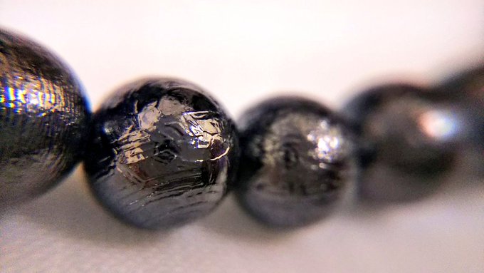 ギベオン隕石（ガンメタル）Φ6mm　～宙からの贈り物～画像