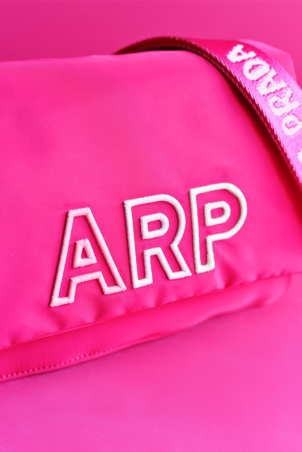 ショルダーバッグARP ピンク アガタ・ルイス・デ・ラ・プラダ　(BANDOLERA BORDADO ARP ROSA - Agatha Ruiz de la Prada)の画像