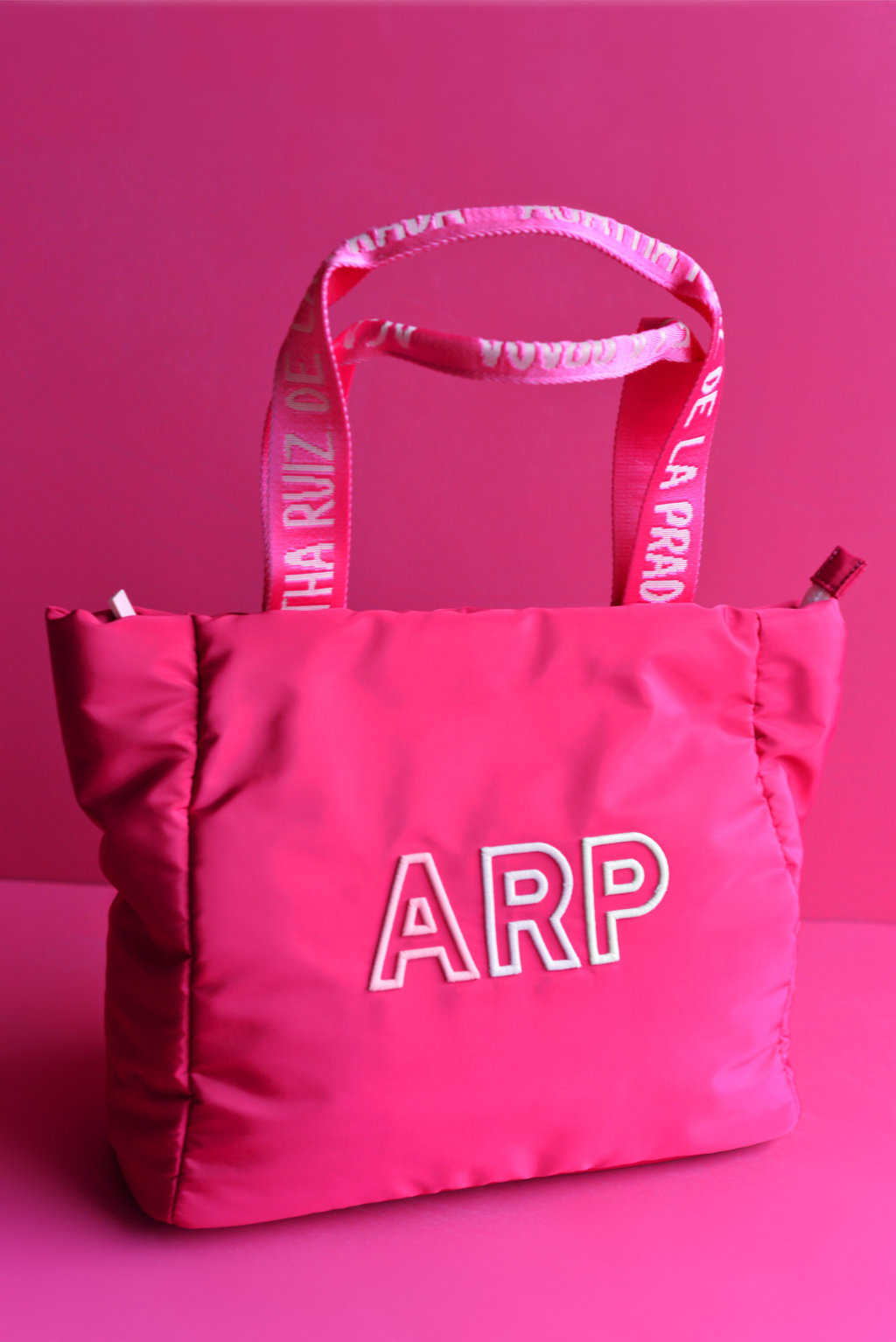 ショッパーバッグARP ピンク アガタ・ルイス・デ・ラ・プラダ　(SHOPPER BORDADO ARP ROSA - Agatha Ruiz de la Prada)の画像