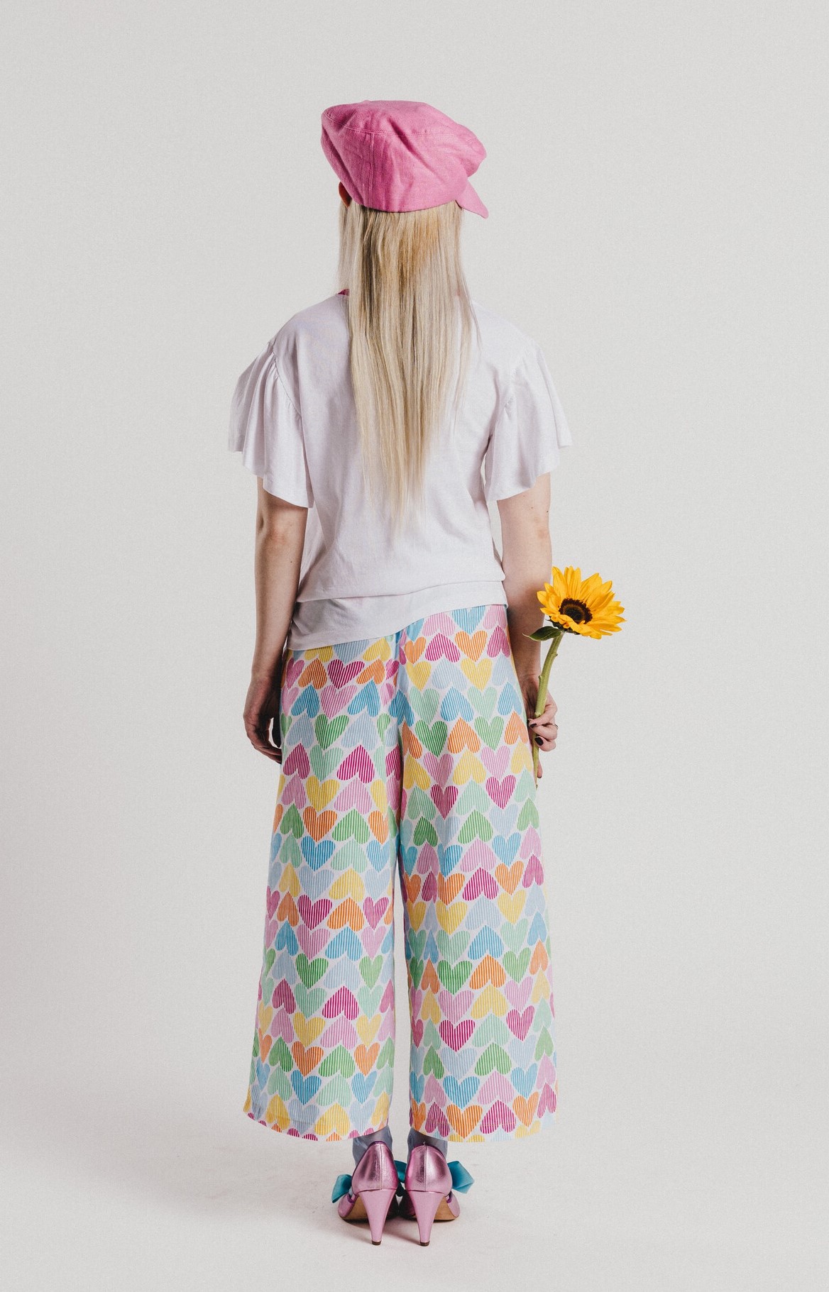 ホワイトTシャツ ストライプフラワー - アガタ・ルイス・デ・ラ・プラダ（CAMISETA BLANCA FLOR RAYAS COLORES - Agatha Ruiz de la Prada）の画像