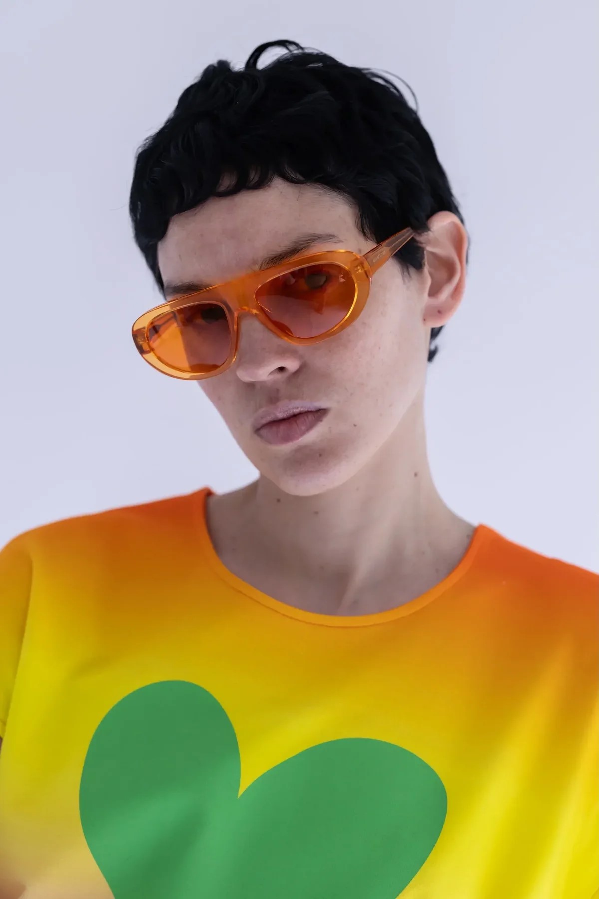 ハート Tシャツ - アガタ・ルイス・デ・ラ・プラダ（CAMISETA SIN MANGAS CORAZON DEGRADADA - Agatha Ruiz de la Prada）の画像