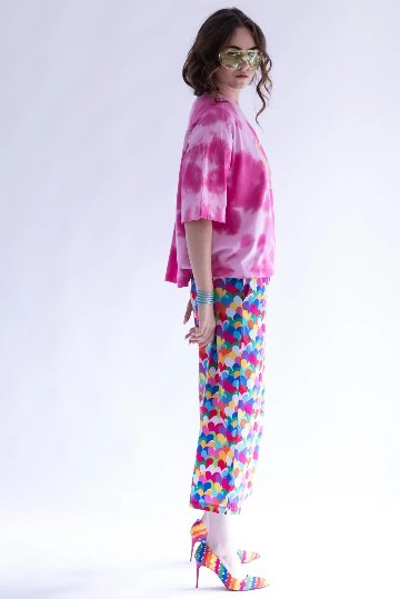 イエローハート Tシャツ ピンク - アガタ・ルイス・デ・ラ・プラダ（CAMISETA ROSA CORAZON PERFIL AMARILLO - Agatha Ruiz de la Prada）の画像