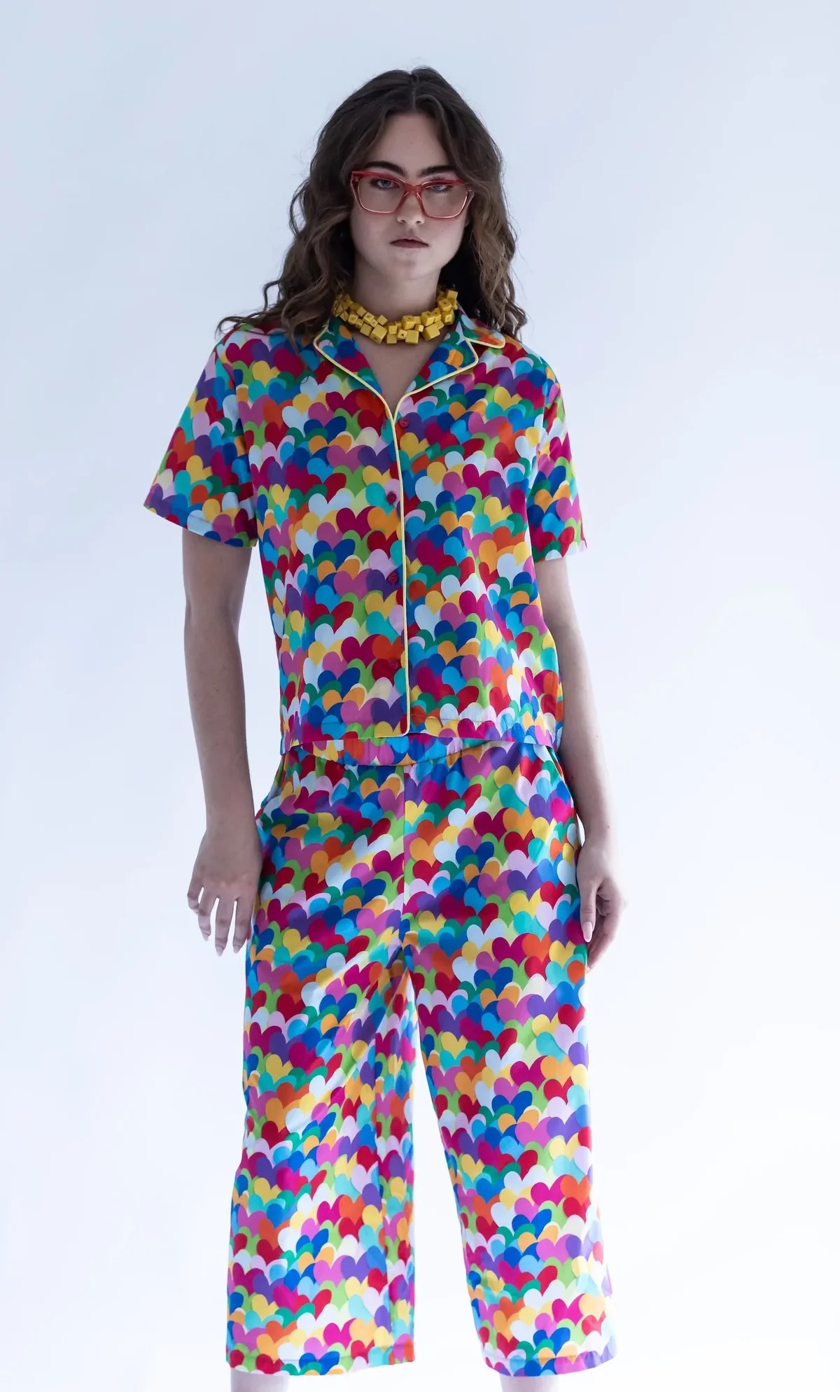 マルチカラーハート シャツ - アガタ・ルイス・デ・ラ・プラダ（CAMISA CORAZONES MULTICOLOR - Agatha Ruiz de la Prada）の画像