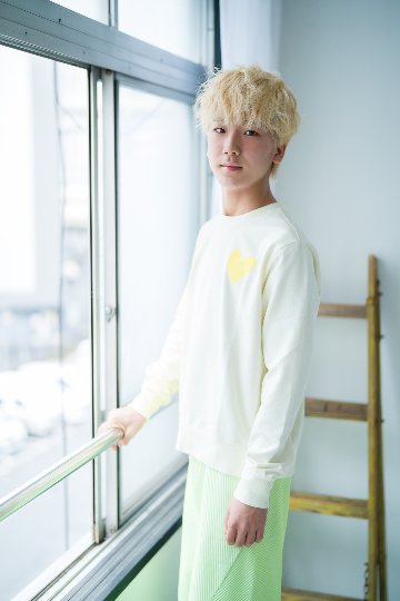 グラデーショントレーナー イエロー - アガタ・ルイス・デ・ラ・プラダ（SUDADERA AMARILLA DEGRADADO - Agatha Ruiz de la Prada）の画像