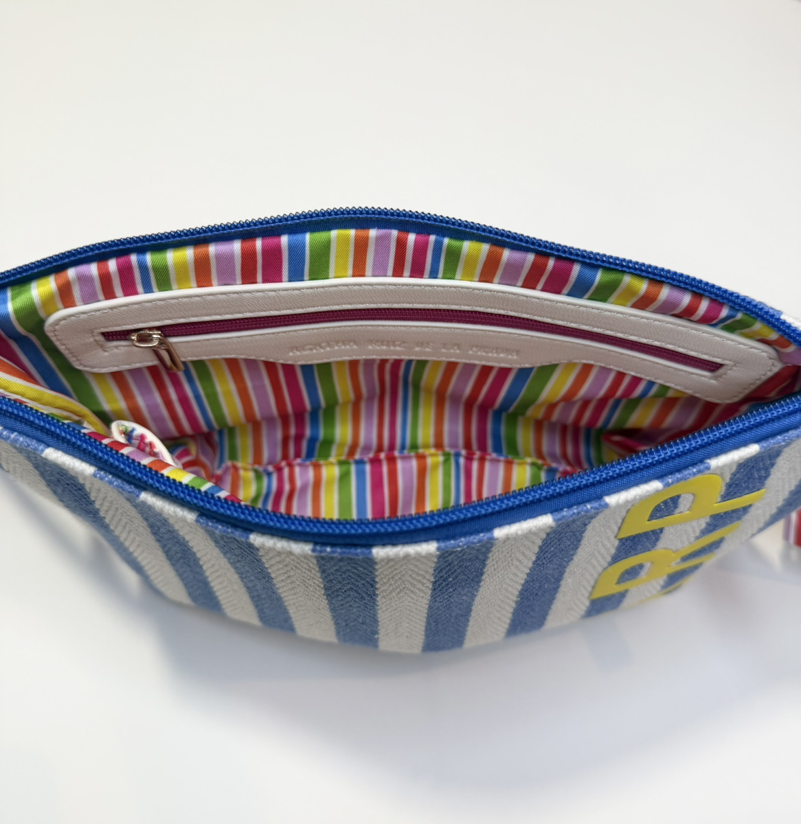 ストライプ トイレタリーバッグ ブルー - アガタ・ルイス・デ・ラ・プラダ（BLUE STRIPED TOILETRY BAG - Agatha Ruiz de la Prada）の画像