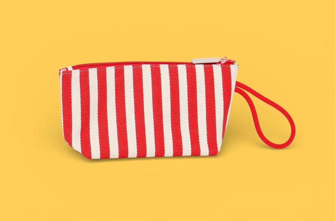 ストライプ トイレタリーバッグ レッド - アガタ・ルイス・デ・ラ・プラダ（RED STRIPED TOILETRY BAG - Agatha Ruiz de la Prada）の画像