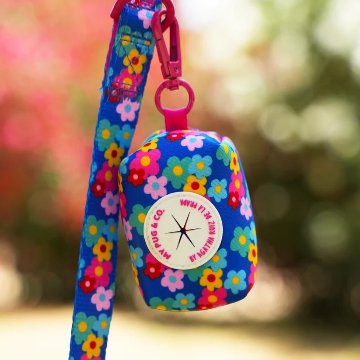 ポルタボルサス カラーフラワー - アガタ・ルイス・デ・ラ・プラダ（COLOR FLOWERS POOP BAG HOLDER - Agatha Ruiz de la Prada）の画像