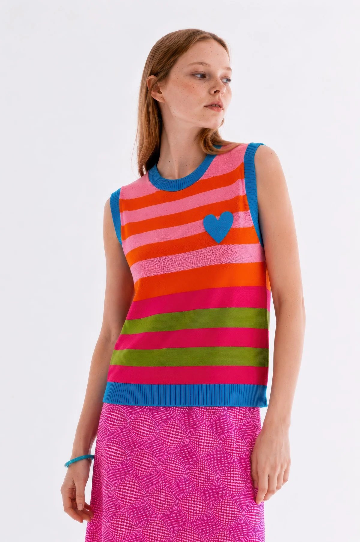 ストライプベスト ブルーハート - アガタ・ルイス・デ・ラ・プラダ（CHALECO RAYAS CORAZON AZUL - Agatha Ruiz de la Prada）の画像