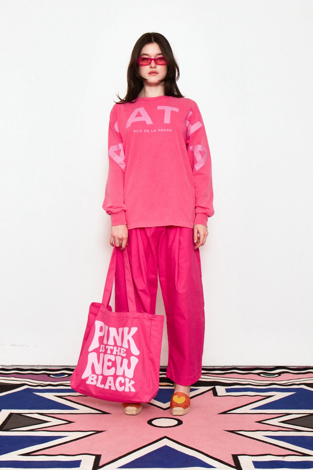 アガタ×カラー ロングTシャツ ピンク  - アガタ・ルイス・デ・ラ・プラダ（CAMISETA AGATHA X COLORS FUCSIA - Agatha Ruiz de la Prada）の画像