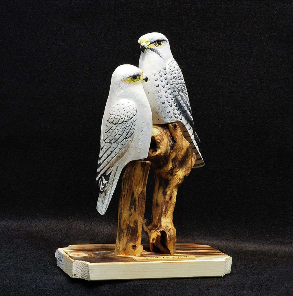 猛禽類の彫刻　　シロハヤブサ 　　バードカービング　木彫りの野鳥　野鳥彫刻 猛禽類の彫刻 シロハヤブサ バードカービング 木彫りの野鳥 野鳥彫刻