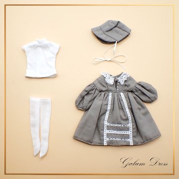 Galumドレスコレクション-10　ドロップショルダーワンピースドレスセット(22cmサイズ) の画像
