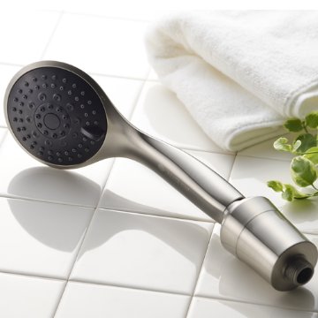 多機能シャワーヘッド「IO霧（イオム）」を使って美しく健康的な髪・肌へ。洗浄力×肌負担軽減×節水能力画像