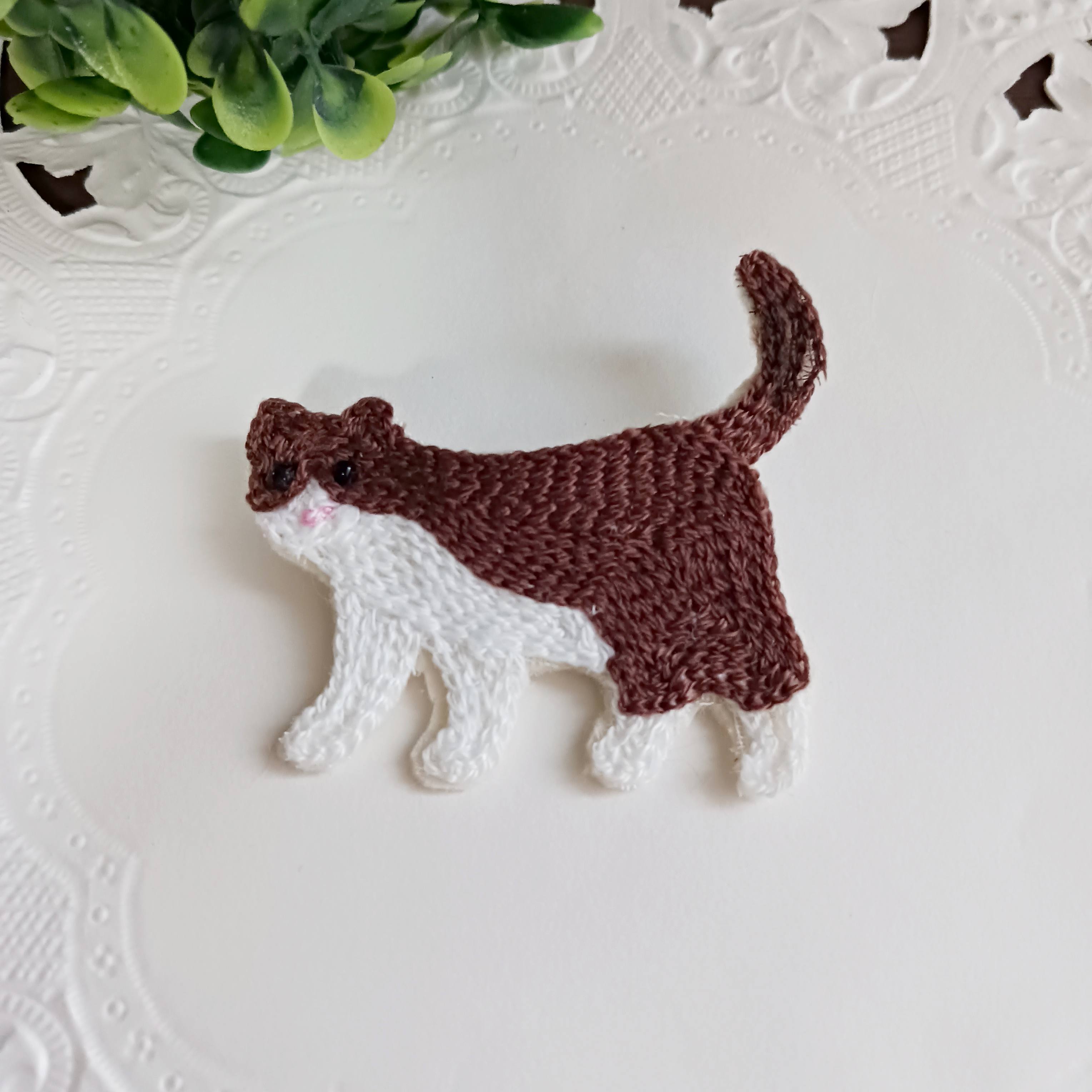 ねこブローチ　はちわれちゃん　送料無料の画像