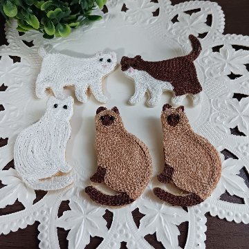 ねこブローチ　はちわれちゃん　送料無料の画像