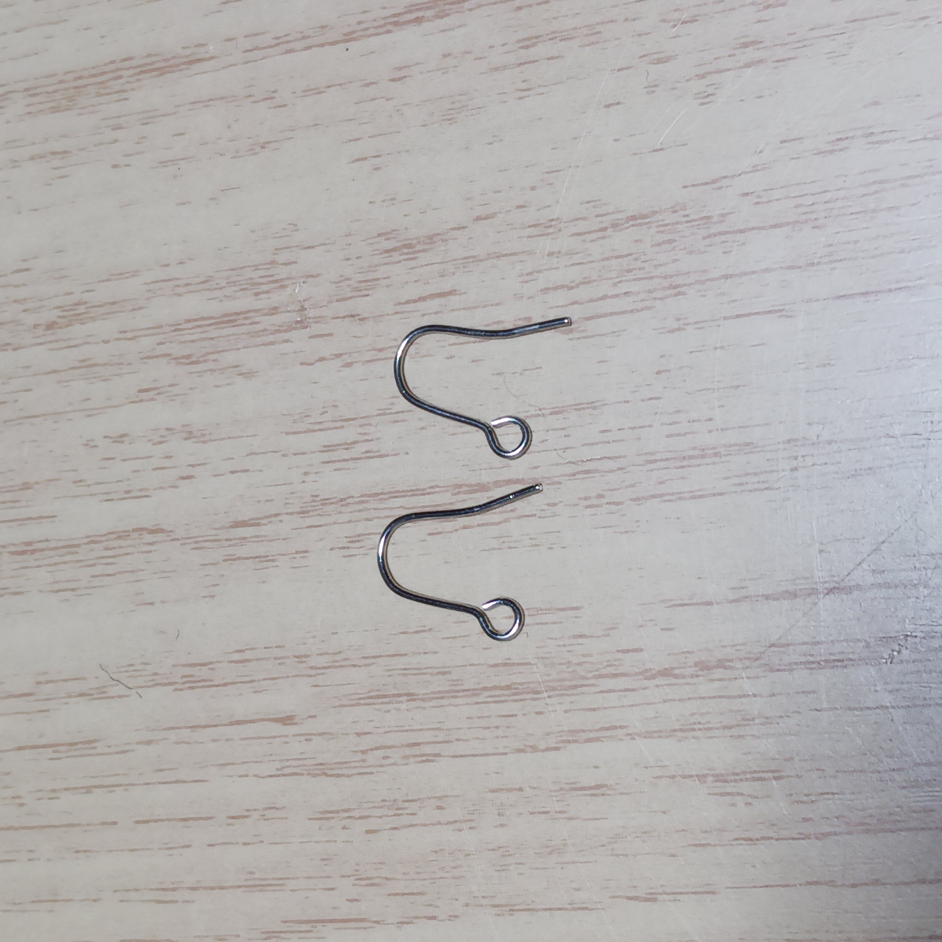 【受注制作】イチゴのイヤリング　ピアス　ハンドメイドの画像