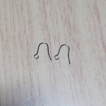 【受注制作】イチゴのイヤリング　ピアス　ハンドメイドの画像