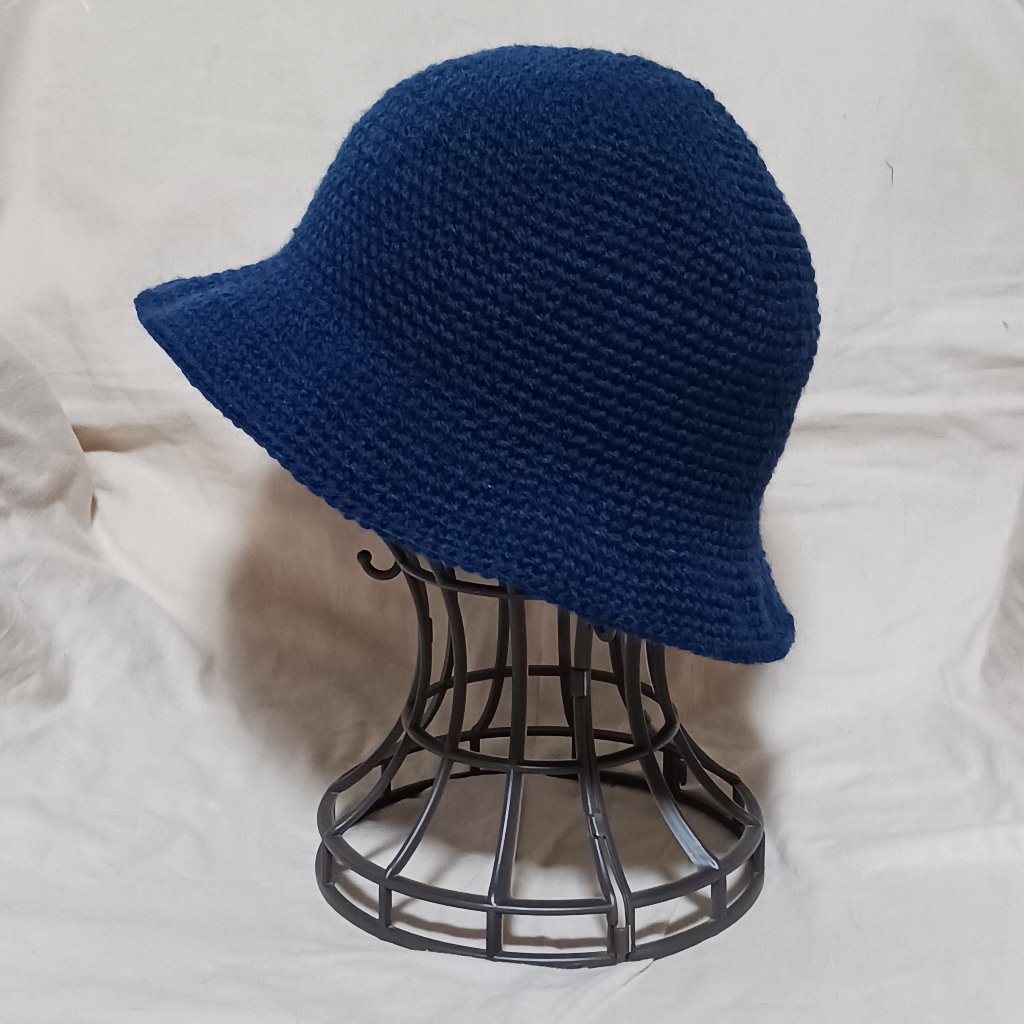 【受注制作】シンプルハット ハンドメイド かぎ針編み　紺色の画像