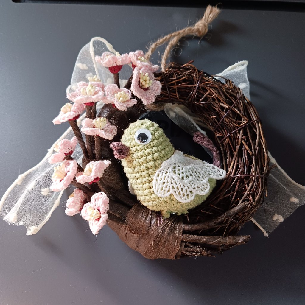 梅とうぐいすのリース ハンドメイド レース編みの画像