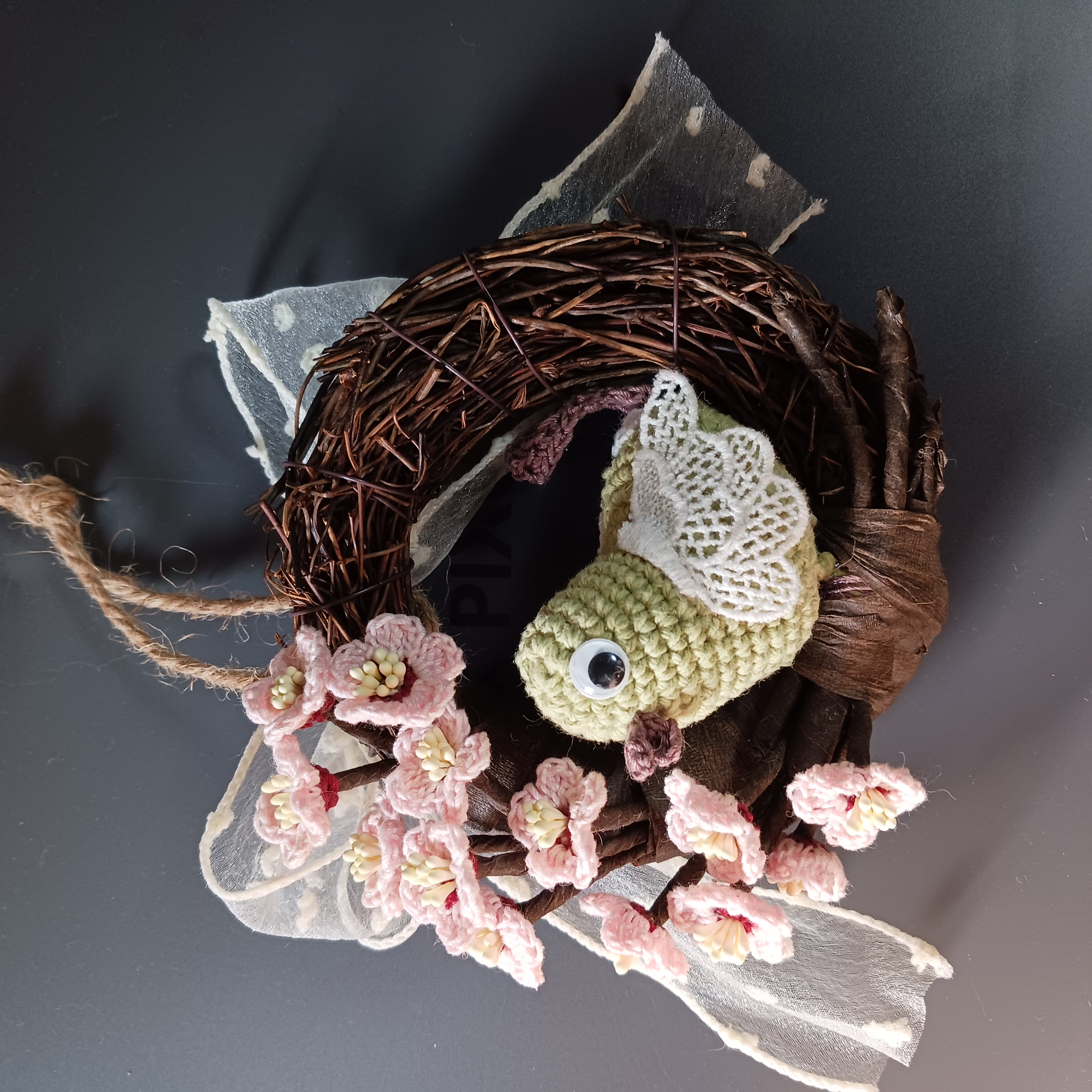 梅とうぐいすのリース ハンドメイド レース編みの画像