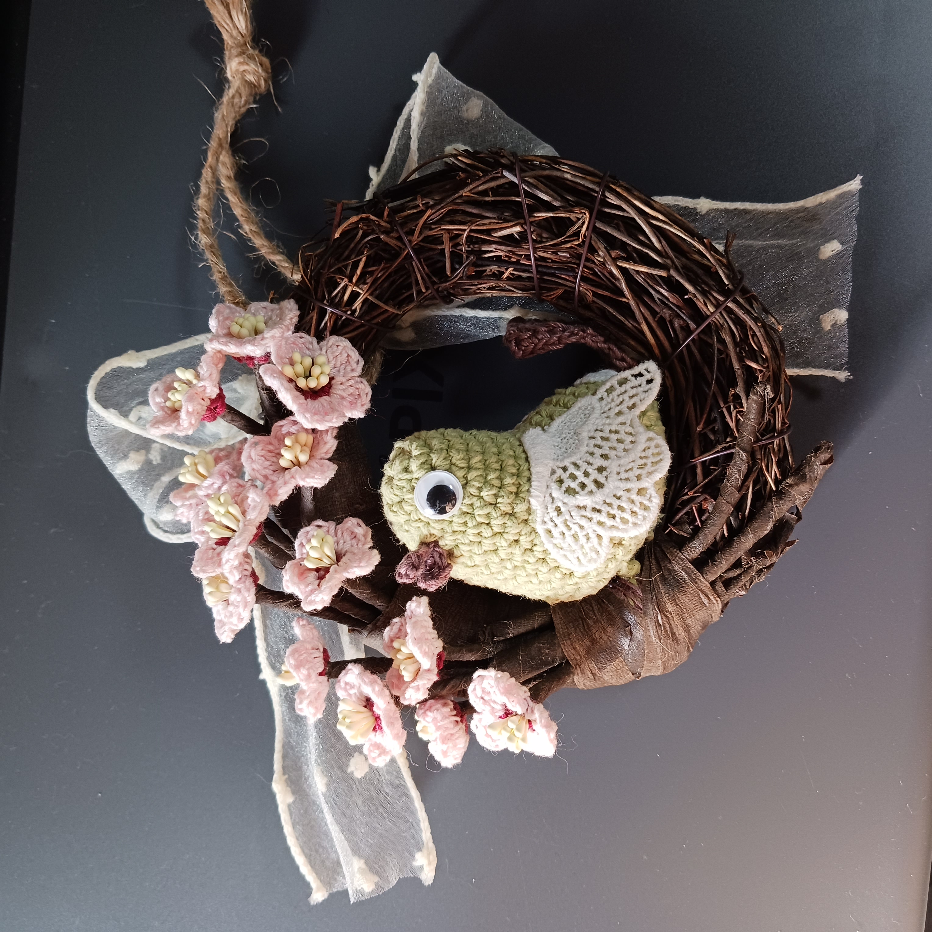 梅とうぐいすのリース ハンドメイド レース編みの画像