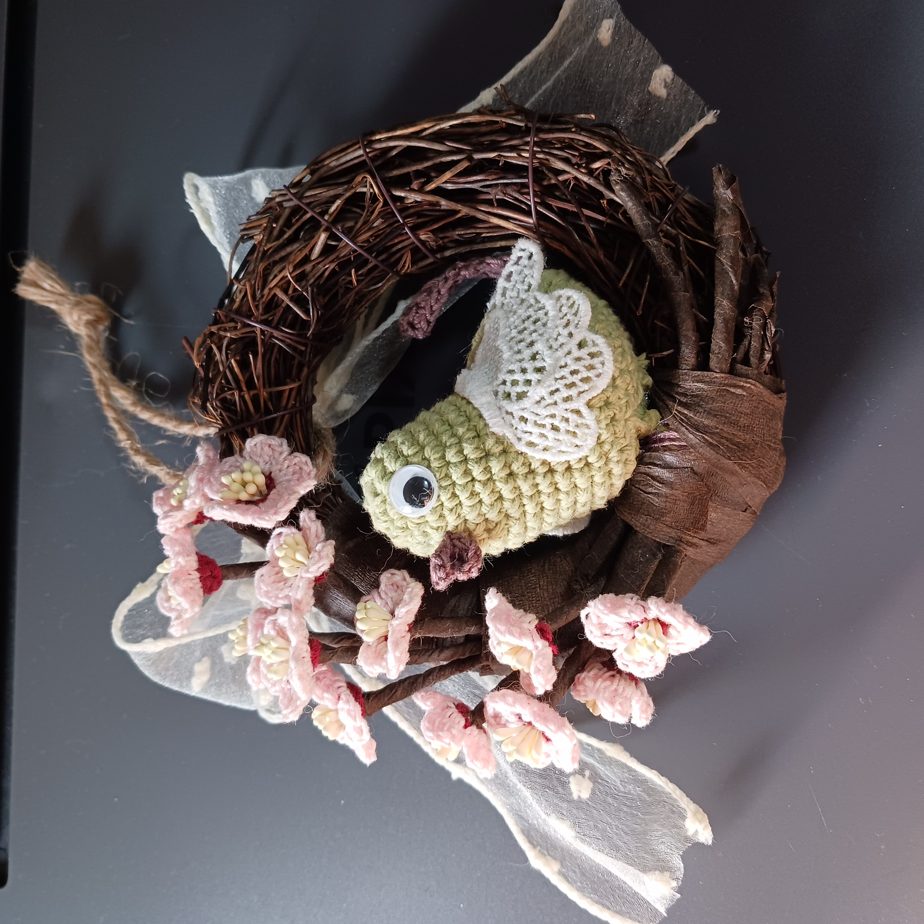 梅とうぐいすのリース ハンドメイド レース編みの画像