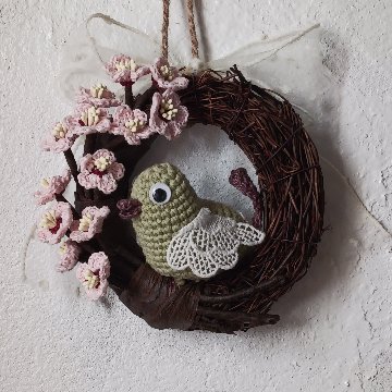 梅とうぐいすのリース ハンドメイド レース編みの画像