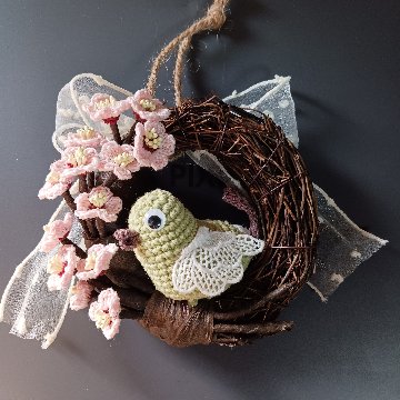 梅とうぐいすのリース ハンドメイド レース編みの画像