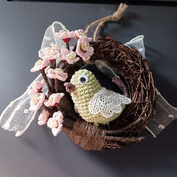 梅とうぐいすのリース ハンドメイド レース編みの画像