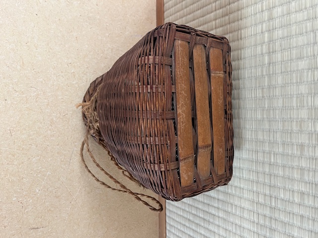 竹籠　魚籠（びく）の画像