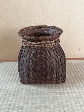 竹籠　魚籠（びく）の画像