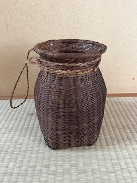 竹籠　魚籠（びく）の画像