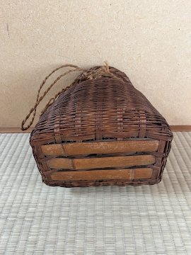 竹籠　魚籠（びく）の画像