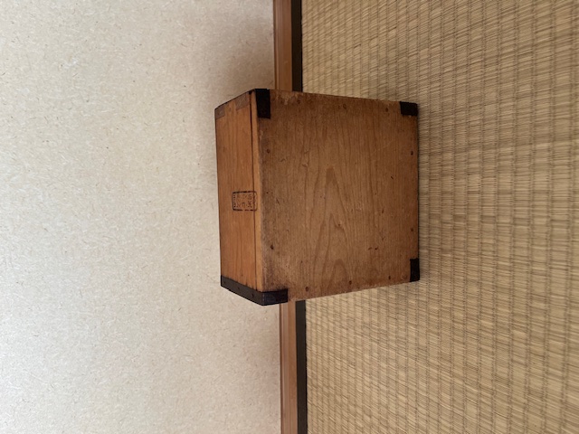 古民具　一升桝縁鉄廻しの画像