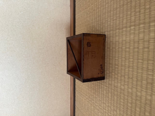 古民具　一升桝縁鉄廻しの画像