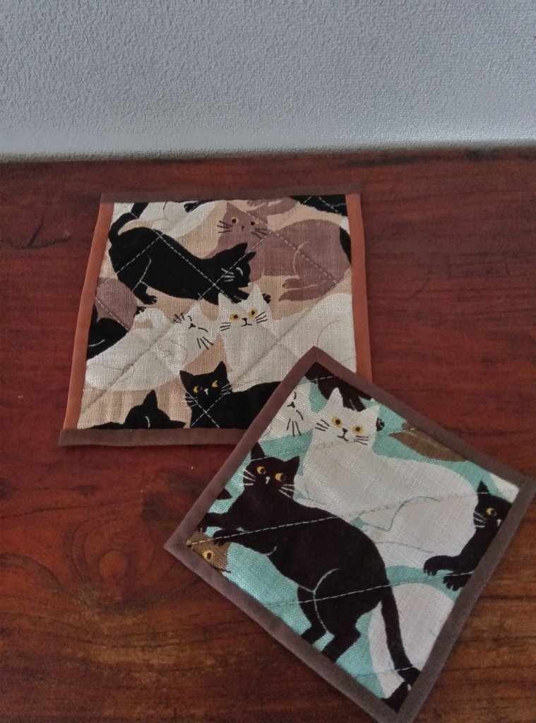 ニャン　コースター　大　中　中綿入りの画像