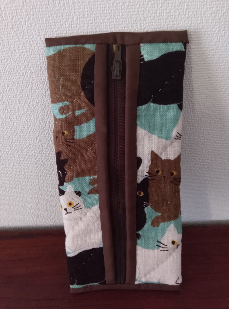 ニャン　ペンケース　の画像