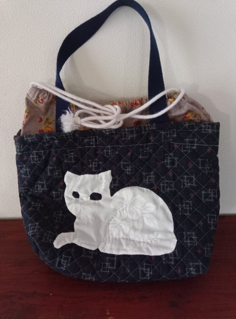 ニャン　トートバッグ　中の画像
