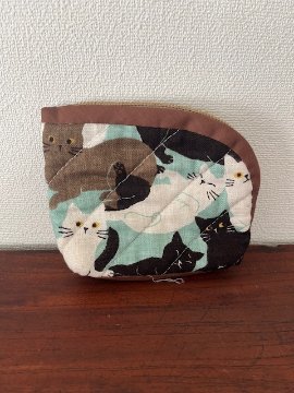 ニャン　ポーチの画像