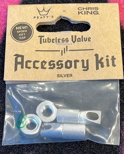 Peaty’s 「ピーティーズ」 / バルブキャップ / Silver/ PEATY'S (ピーティーズ) X CHRIS KING　シルバーの画像