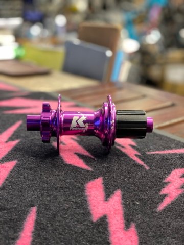 Diavolo Limited Color Hub 前後セット/クワハラ/ハブ/shimano 11速/の画像