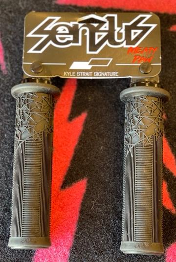 Sensus MeatyPaw Grip　odi/　センサス　グリップ　 BLACK  ブラックの画像