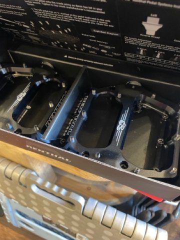 「Renthal Revo-F Pedal」 / レンサル レボ エフ ペダル [BLACK] ブラックの画像