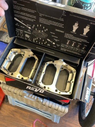 「Renthal Revo-F Pedal」 / レンサル レボ エフ ペダル [ゴールド] の画像