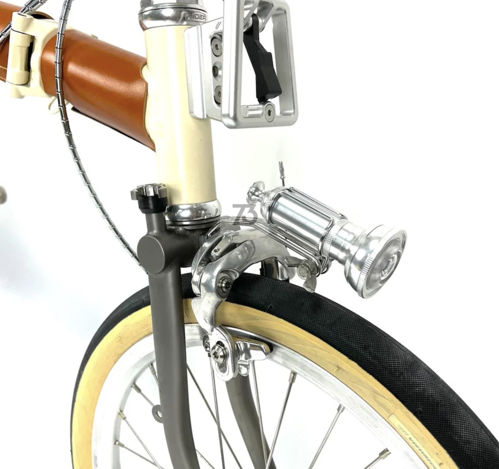 KiLEY(キーレイ)「ビンテージライト」 V2  フロント用　LED　ライト / シルバーの画像